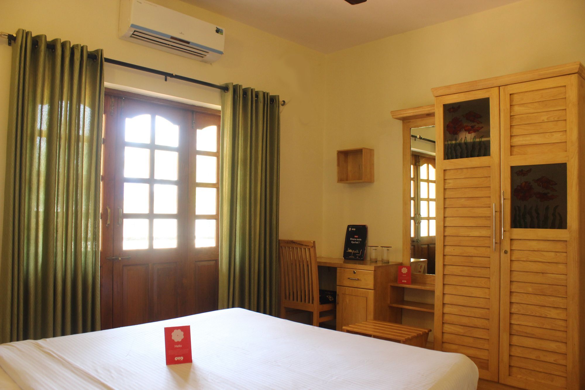 Oyo 7333 V Palms Hotel Candolim Bagian luar foto